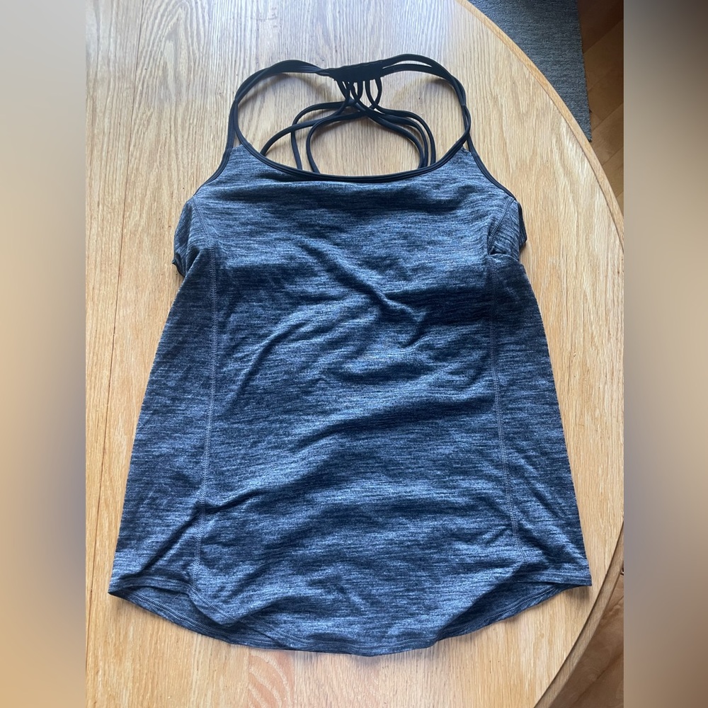 Lululemon top